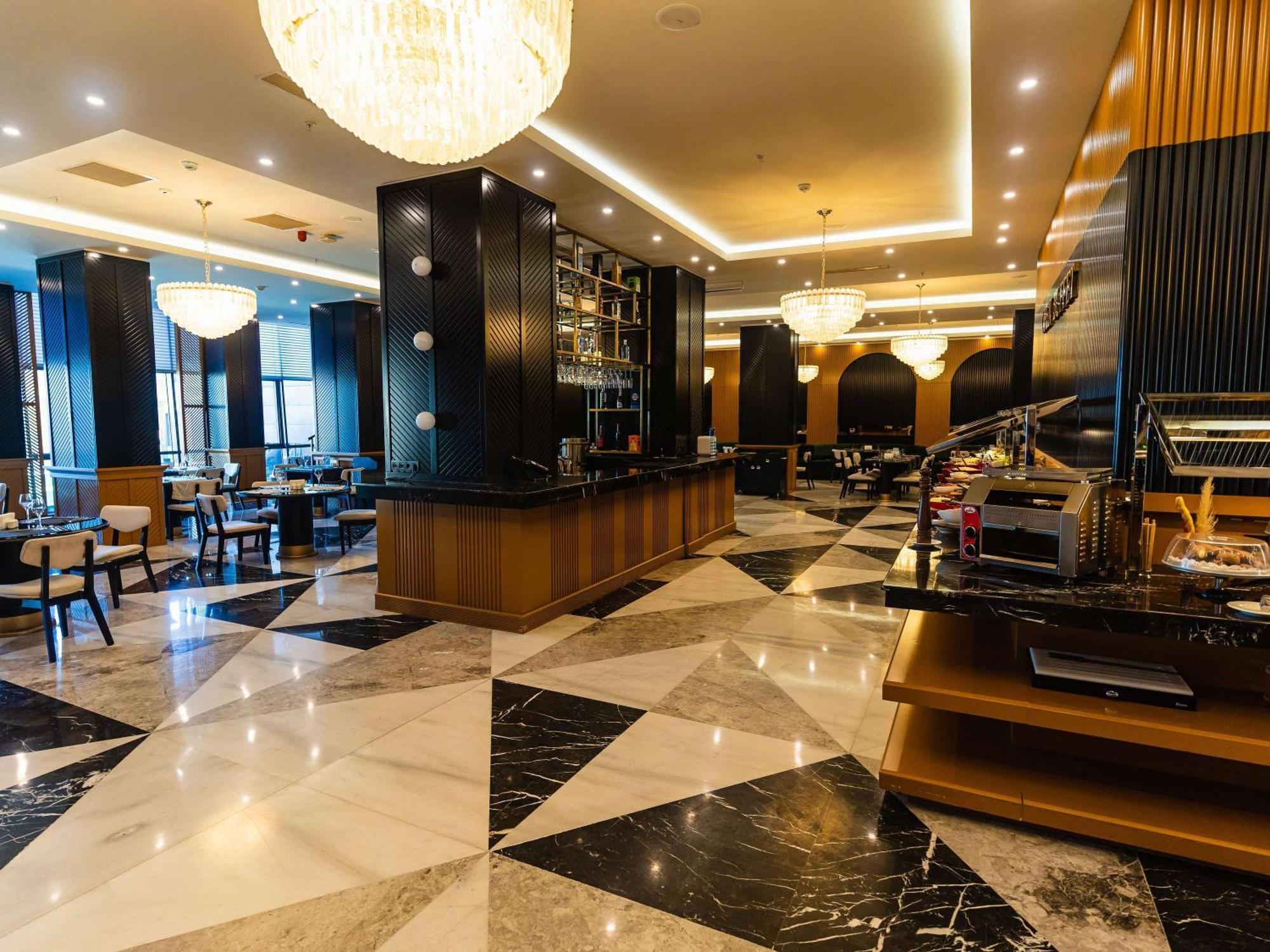 Mercure Baku City Ngoại thất bức ảnh